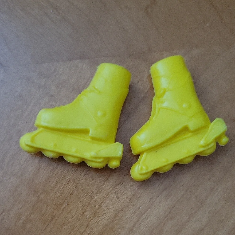 Barbie Yellow Roller Blades